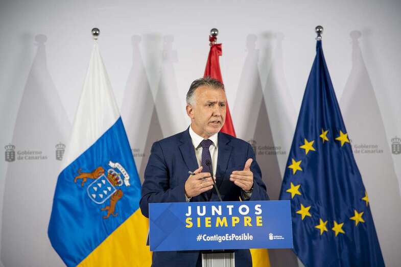 Ángel Víctor Torres durante la rueda de prensa que ofreció este domingo (Foto TA)